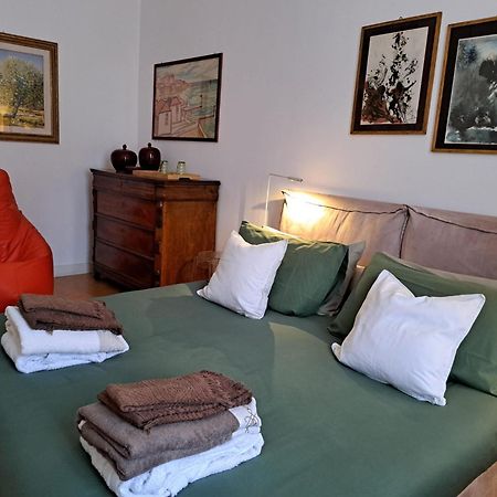 Casa Mari - Free Secure Parking, Breakfast, Private Bathroom, Wifi, Garden, Aircon, 3 Min Walk To Metro And Train Station มิลาน ภายนอก รูปภาพ