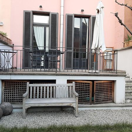 Casa Mari - Free Secure Parking, Breakfast, Private Bathroom, Wifi, Garden, Aircon, 3 Min Walk To Metro And Train Station มิลาน ภายนอก รูปภาพ