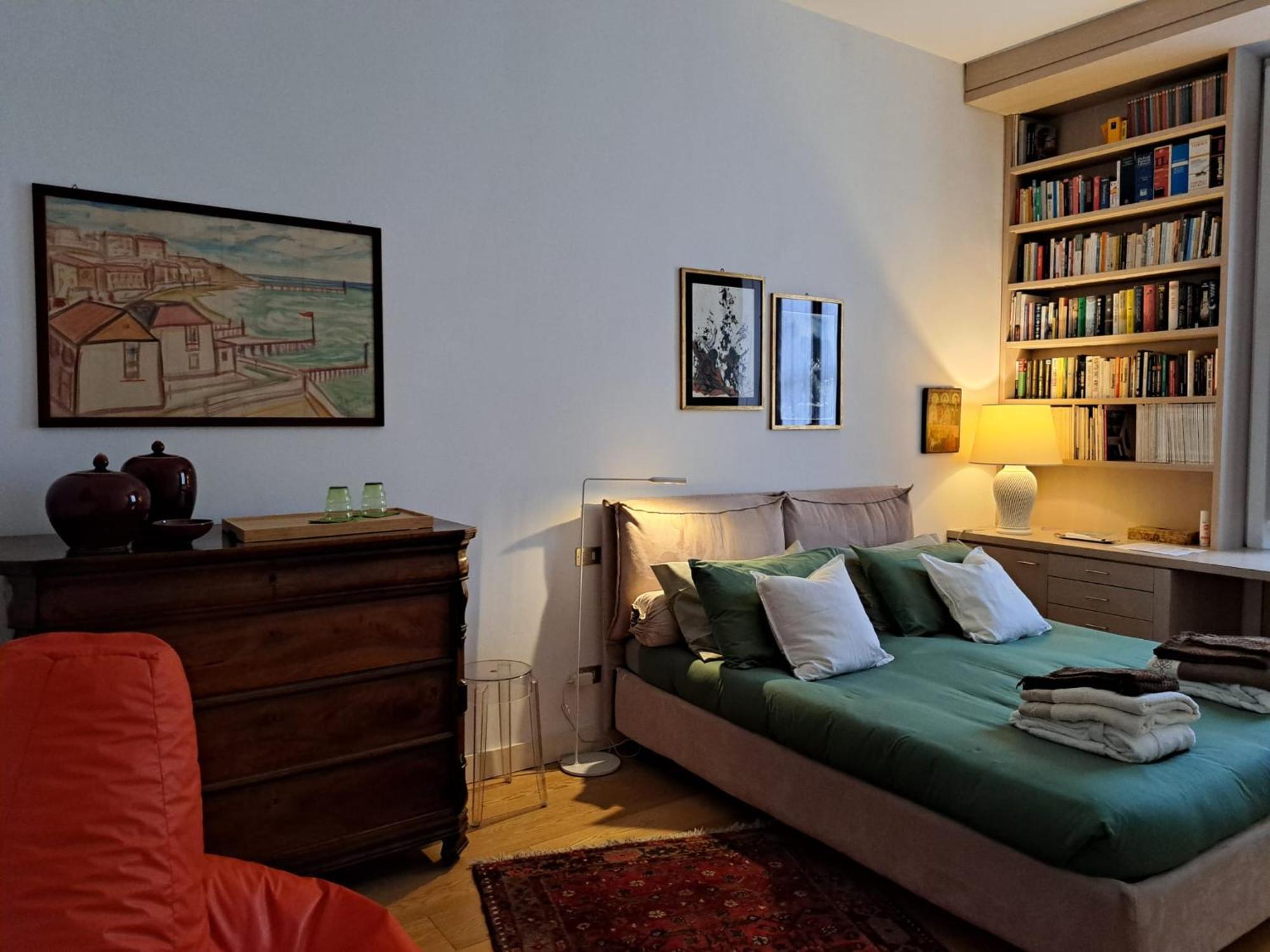 Casa Mari - Free Secure Parking, Breakfast, Private Bathroom, Wifi, Garden, Aircon, 3 Min Walk To Metro And Train Station มิลาน ภายนอก รูปภาพ