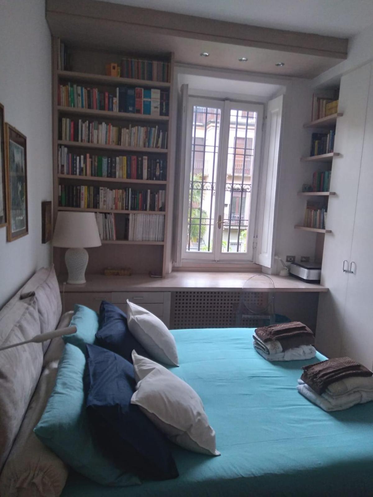 Casa Mari - Free Secure Parking, Breakfast, Private Bathroom, Wifi, Garden, Aircon, 3 Min Walk To Metro And Train Station มิลาน ภายนอก รูปภาพ