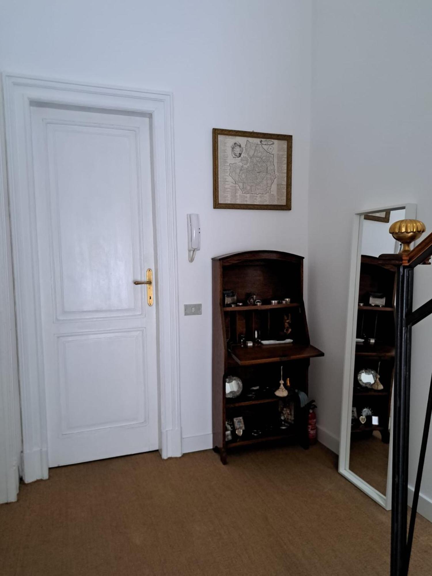 Casa Mari - Free Secure Parking, Breakfast, Private Bathroom, Wifi, Garden, Aircon, 3 Min Walk To Metro And Train Station มิลาน ภายนอก รูปภาพ