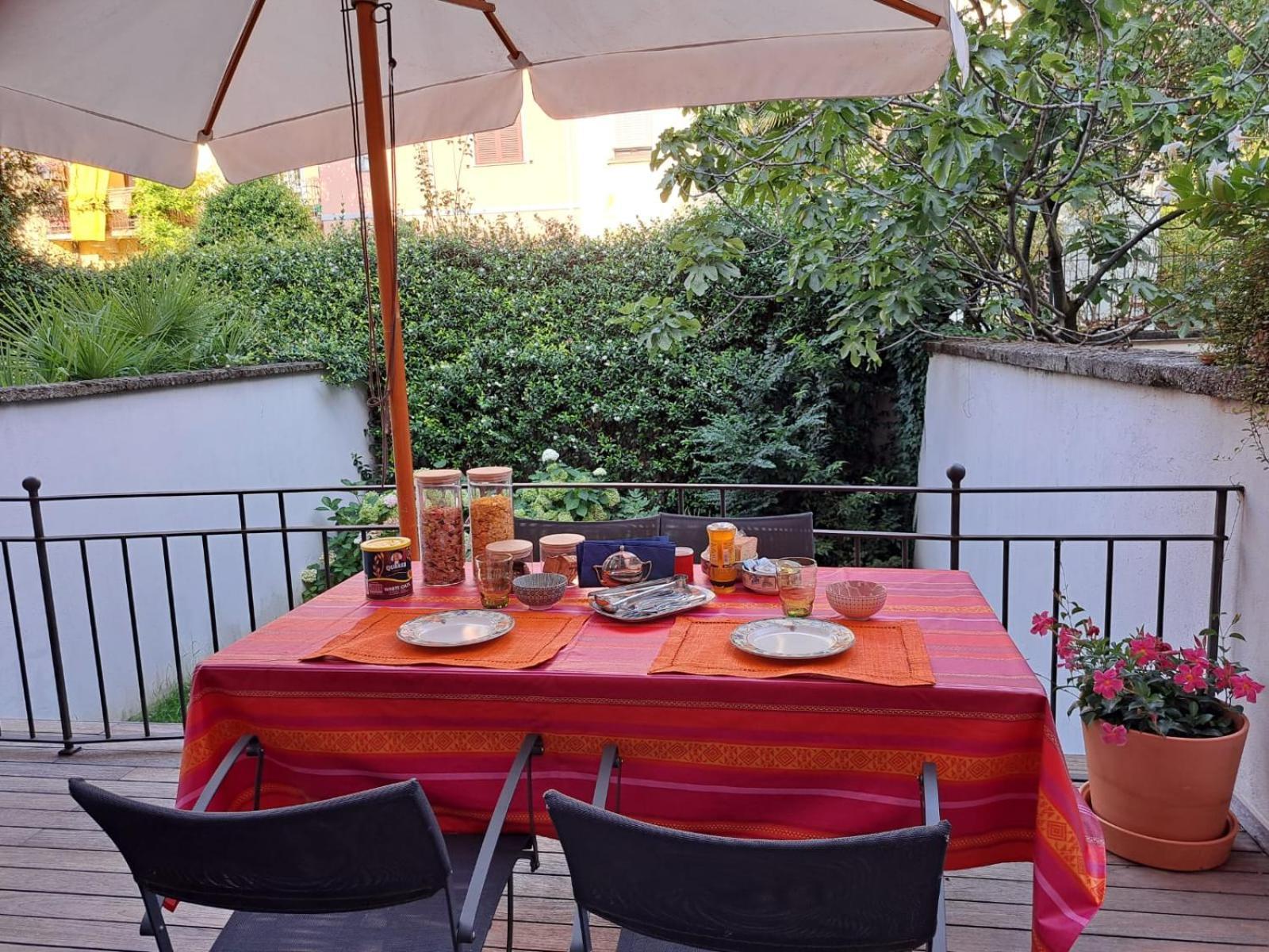 Casa Mari - Free Secure Parking, Breakfast, Private Bathroom, Wifi, Garden, Aircon, 3 Min Walk To Metro And Train Station มิลาน ภายนอก รูปภาพ