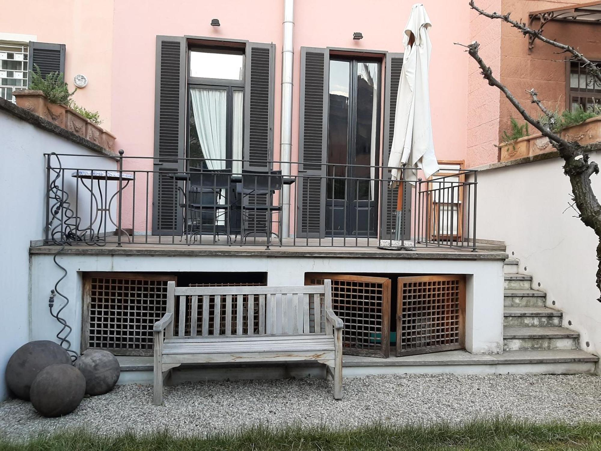 Casa Mari - Free Secure Parking, Breakfast, Private Bathroom, Wifi, Garden, Aircon, 3 Min Walk To Metro And Train Station มิลาน ภายนอก รูปภาพ